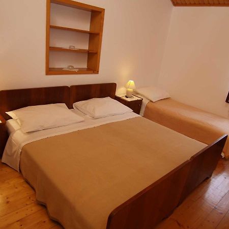 Teo Appartement Veli Lošinj Buitenkant foto