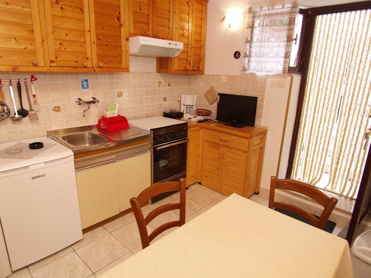 Teo Appartement Veli Lošinj Buitenkant foto